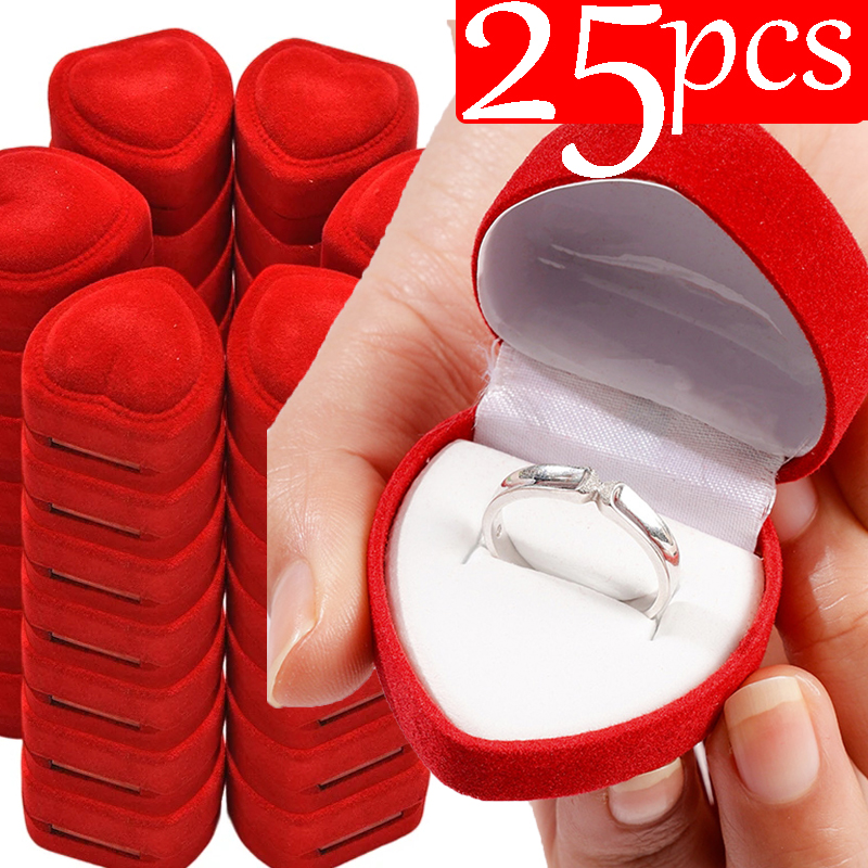Red Flocking Heart Shape Ring  - Ring Binder Box recension och pris