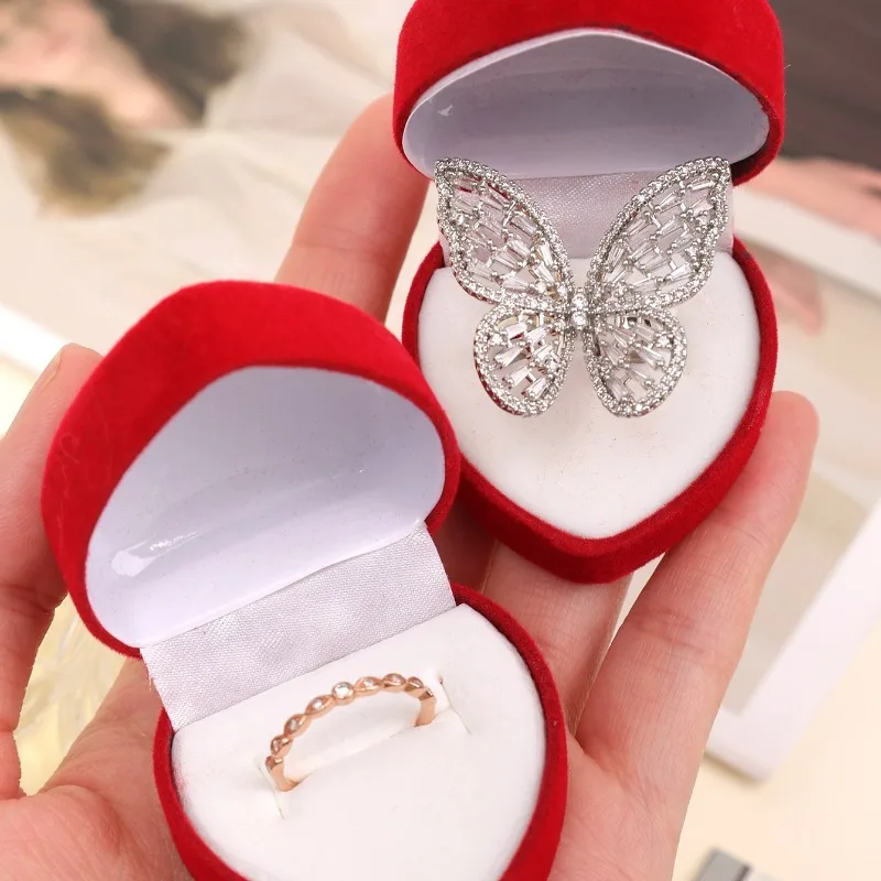 Red Flocking Heart Shape Ring  - Ring Binder Box recension och pris